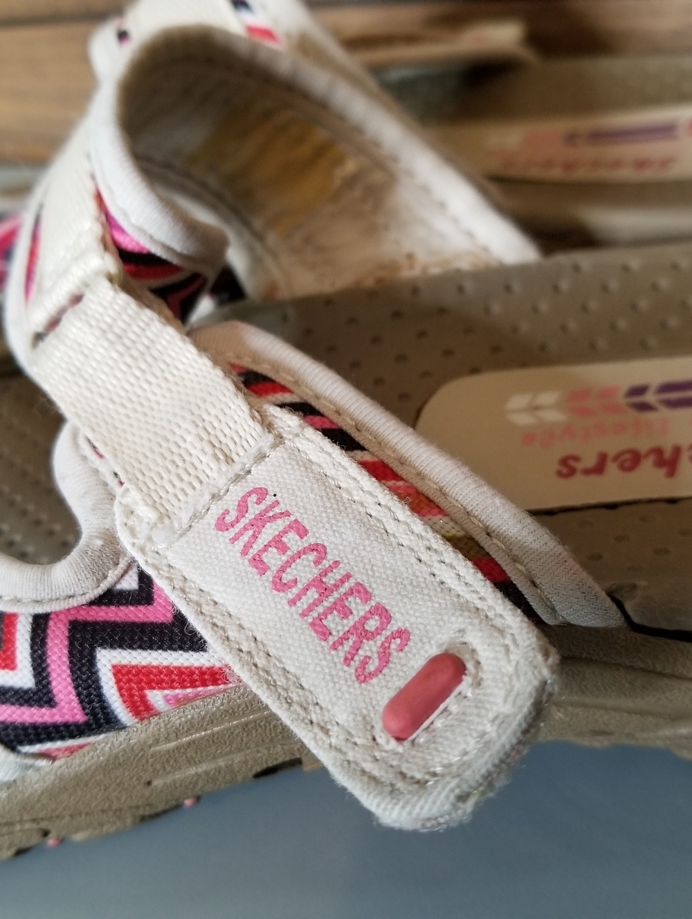 Skechers Outdoor Lifestyle Southwestern Boho Cream Red Toe Strap Sandal Sz 8/8.5 - Picture 2 of 10